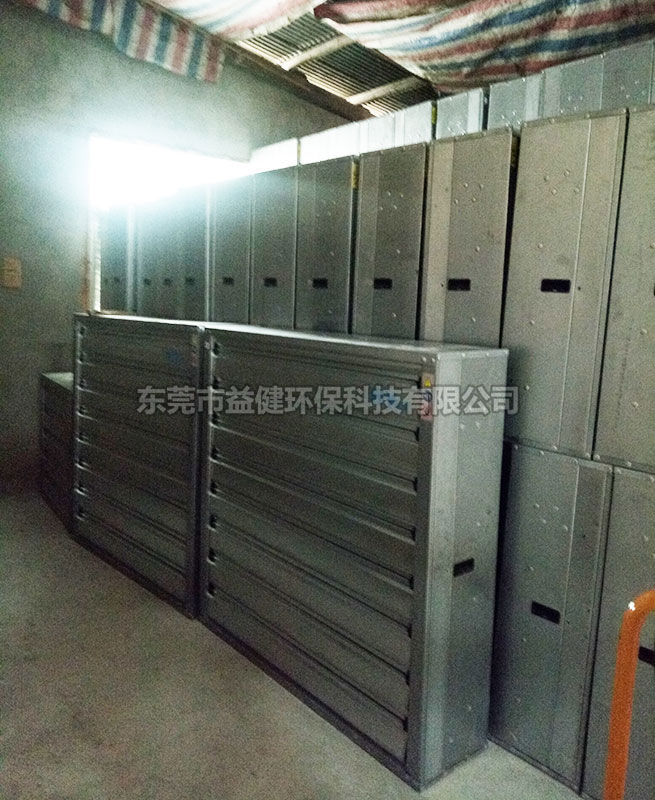 廠房鍍鋅板負壓風機安裝